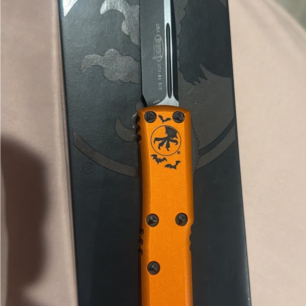 Microtech OTF Signature Series  - Halloween Edition - Picture 4 of 4